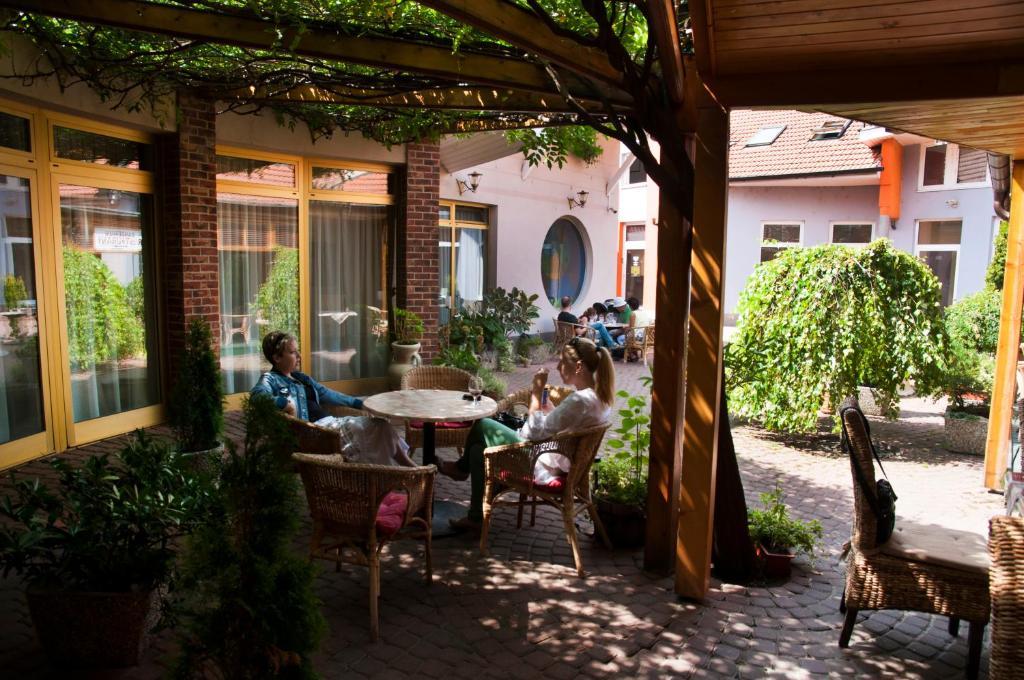 Hotel Banderium Komarno Exterior photo