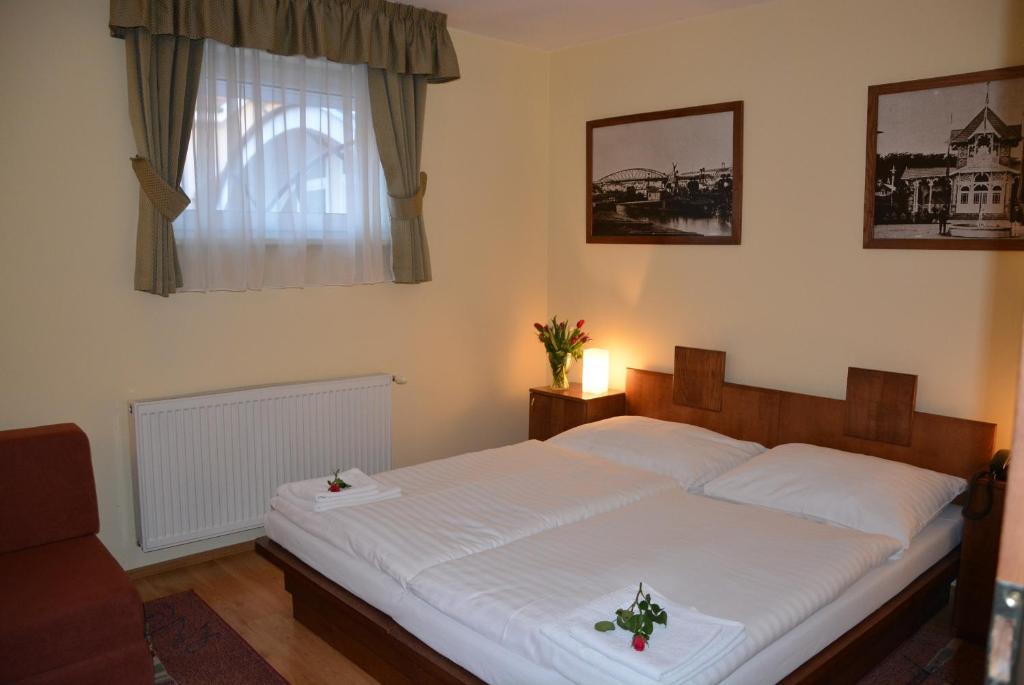 Hotel Banderium Komarno Room photo